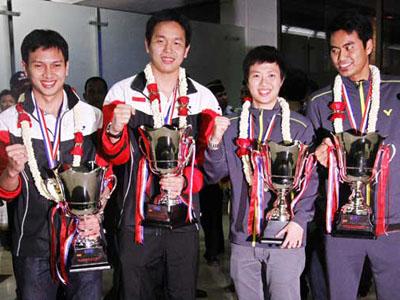 Sambutan Meriah untuk Juara Dunia Bulutangkis di Bandara Soekarno-Hatta!